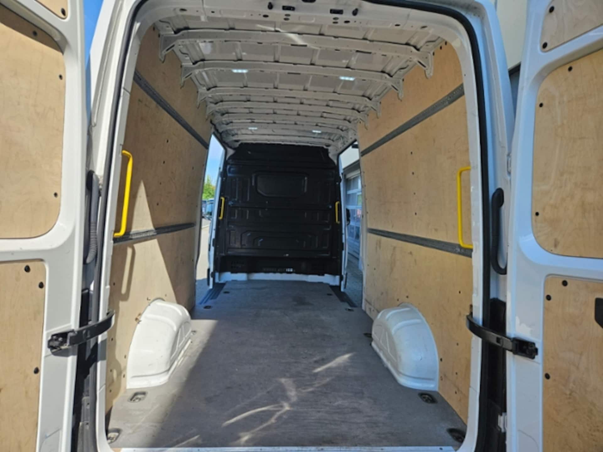 Volkswagen Crafter Kasten langer Radstand