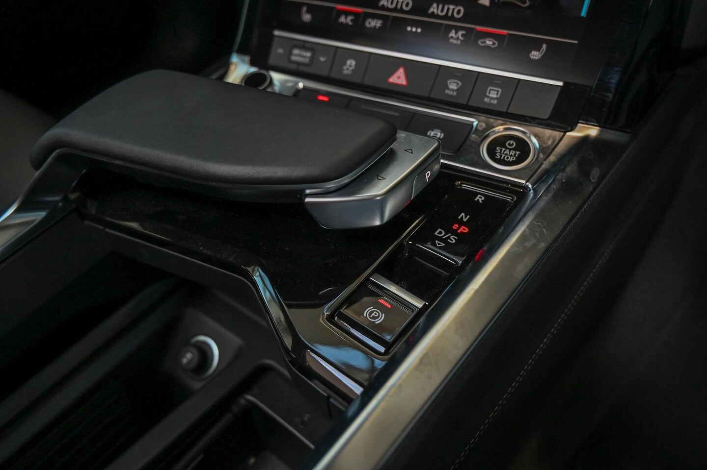 Image about Audi Q8 e-tron 50 e-tron quattro