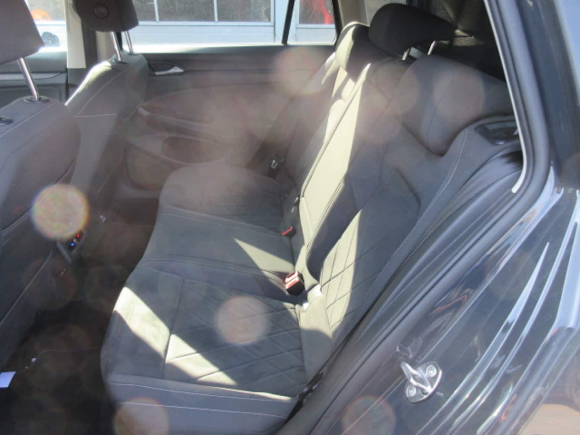 Volkswagen Golf Variant Style