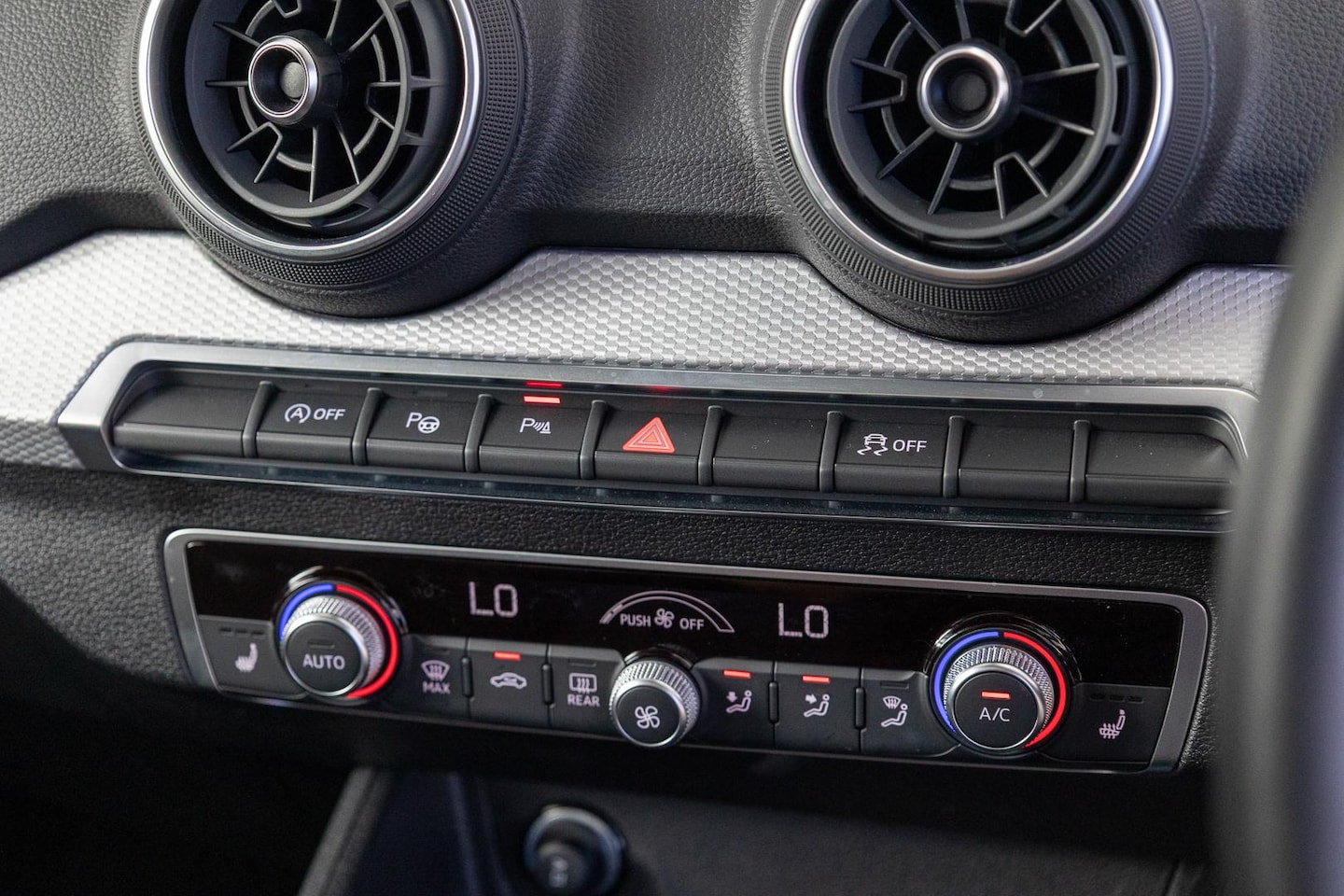 Image about Audi Q2 35 TFSI S tronic