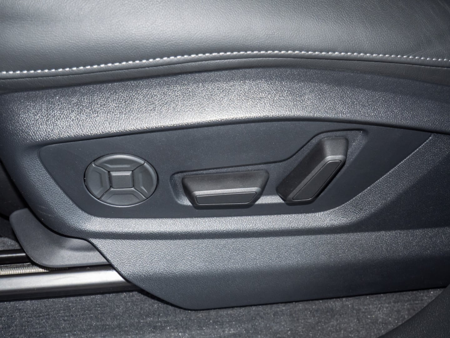 Bild über Audi Q7 SUV S line business TDI quattro 170 kW tiptronic - für weitere Informationen kontaktieren Sie den Audi Partner