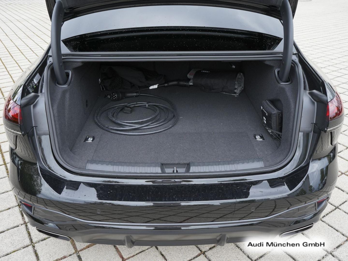 Bild über Audi A6 Limousine e-hybrid edition one e-hybrid quattro 270 kW S tronic - für weitere Informationen kontaktieren Sie den Audi Partner