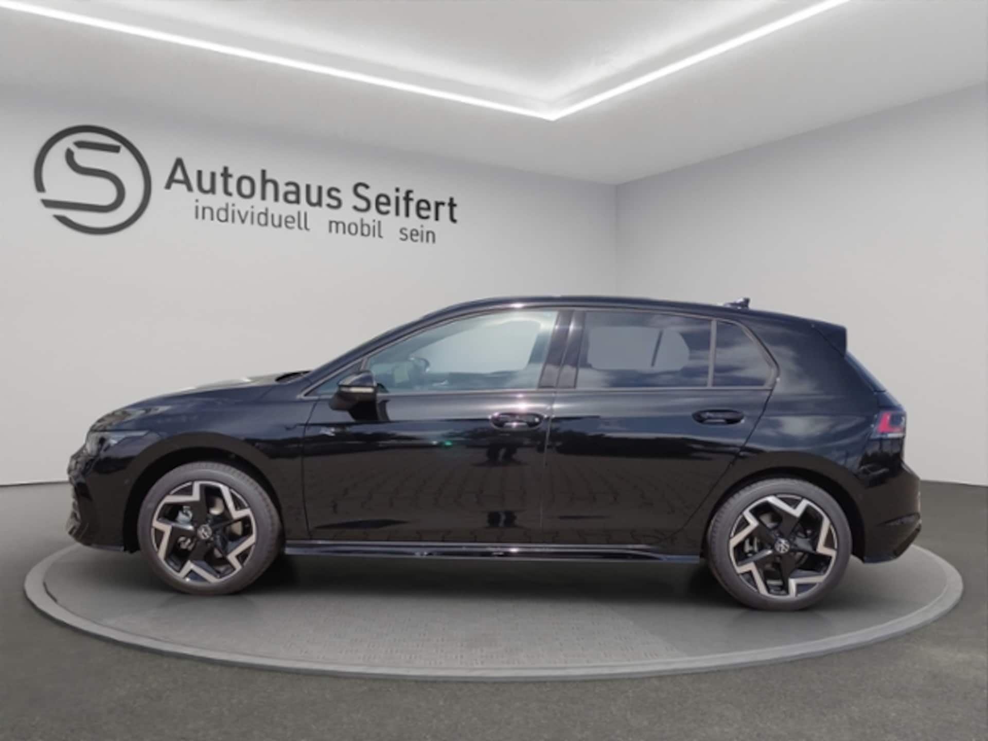 Volkswagen Golf R-Line