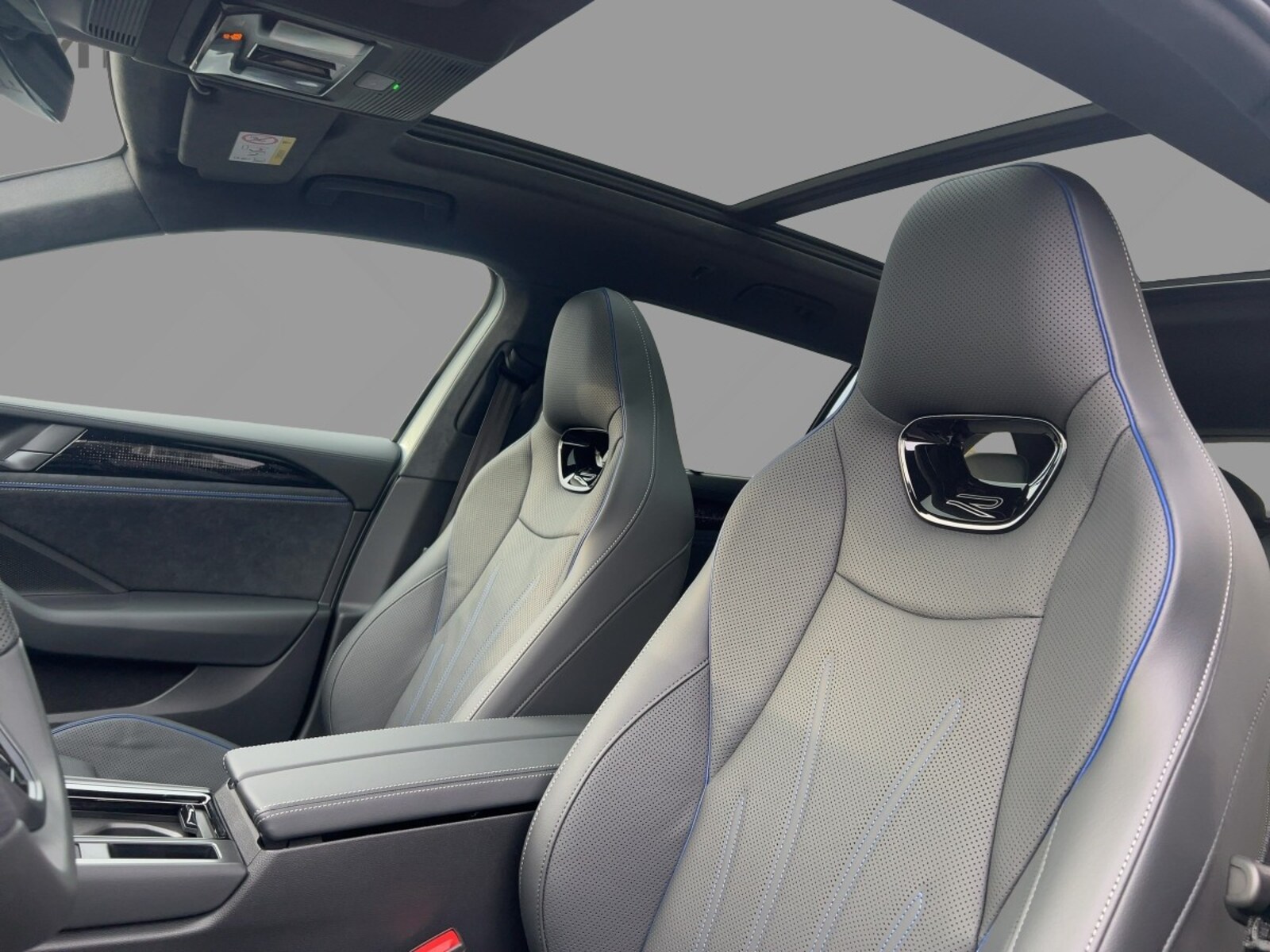 Volkswagen Passat – Bild 16