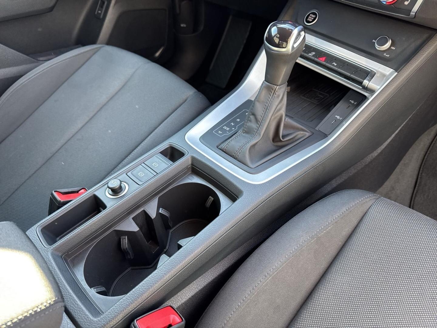Bild über Audi Q3 35 TFSI S tronic - für weitere Informationen kontaktieren Sie den Audi Partner