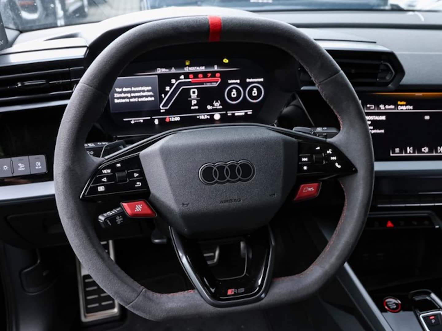 Bild über Audi RS 3 Limousine TFSI quattro 294 kW S tronic - für weitere Informationen kontaktieren Sie den Audi Partner