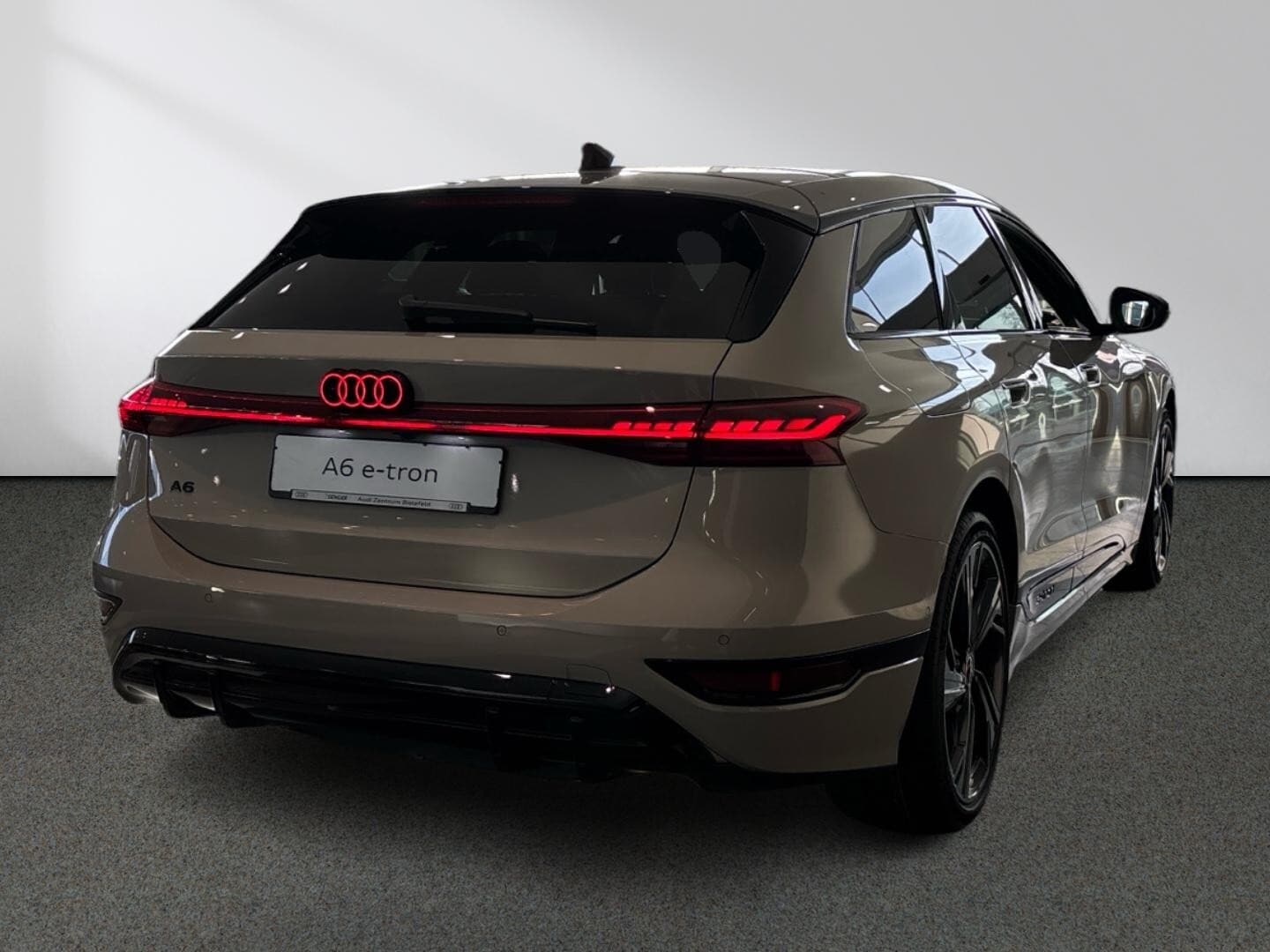 Bild über Audi A6 Avant e-tron e-tron performance - für weitere Informationen kontaktieren Sie den Audi Partner