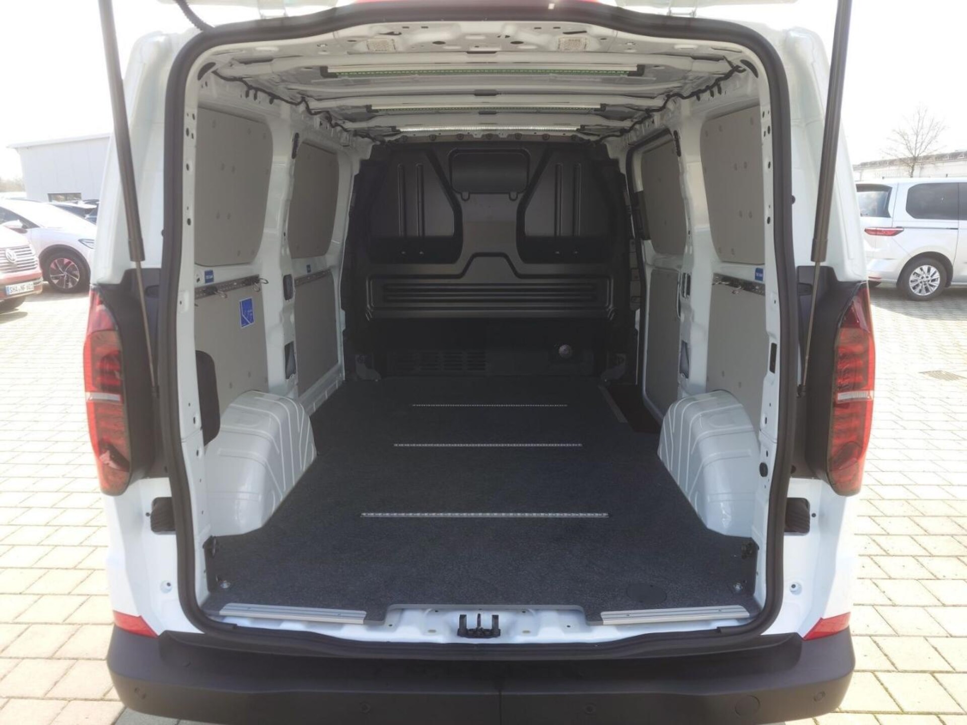 Volkswagen Transporter Kasten kurzer Radstand