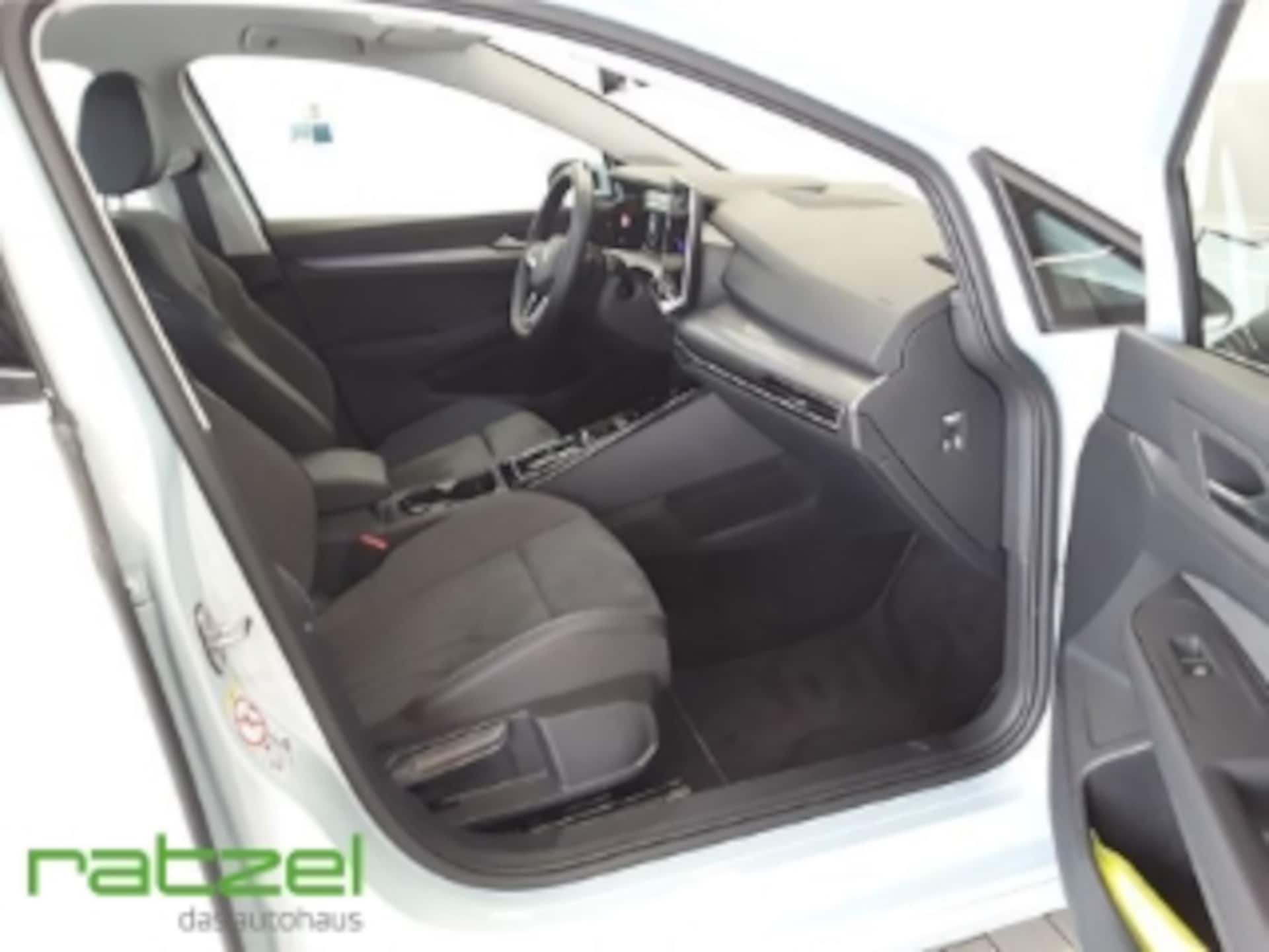 Volkswagen Golf Style
