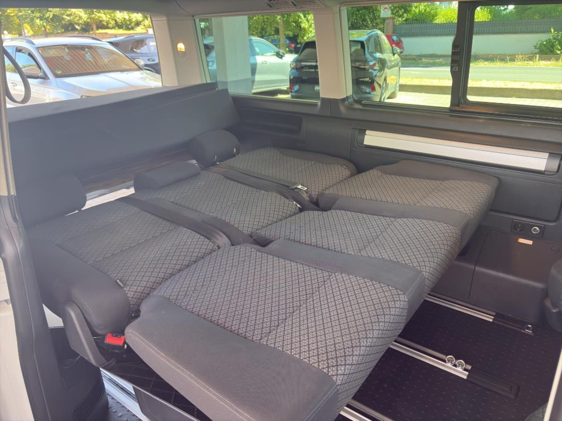 Volkswagen T6.1 California Beach