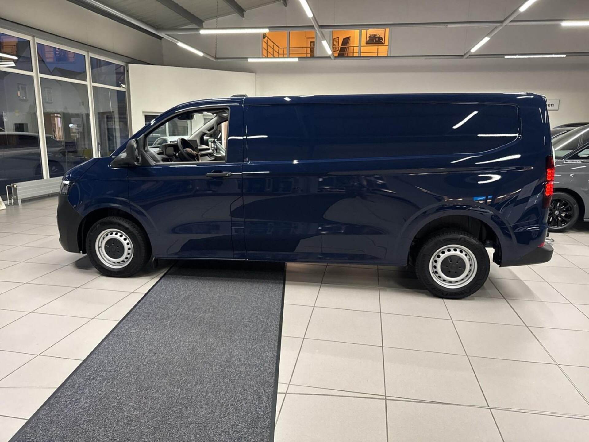 Volkswagen Transporter Kasten langer Radstand