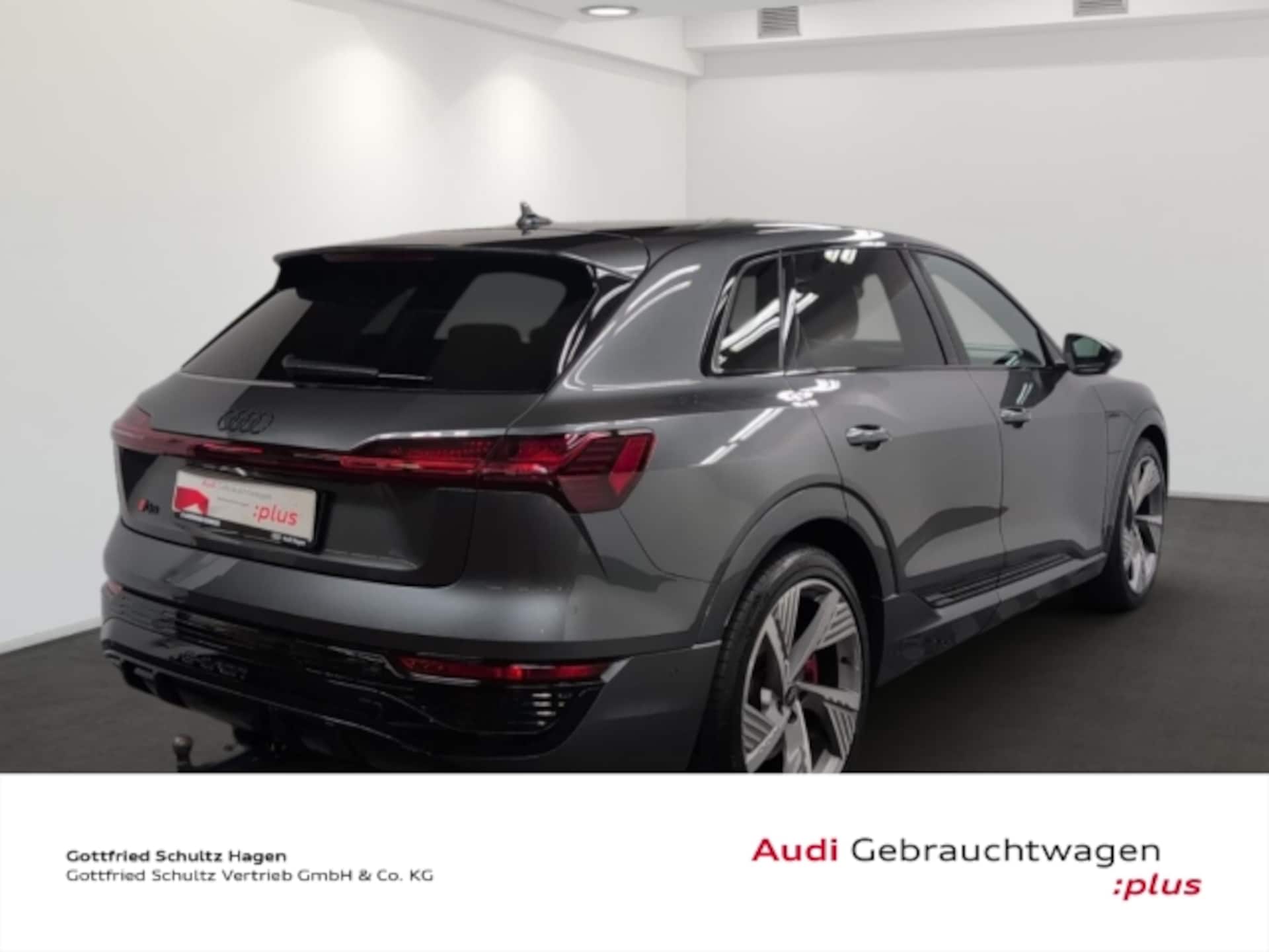 Audi Q8 e-tron S line