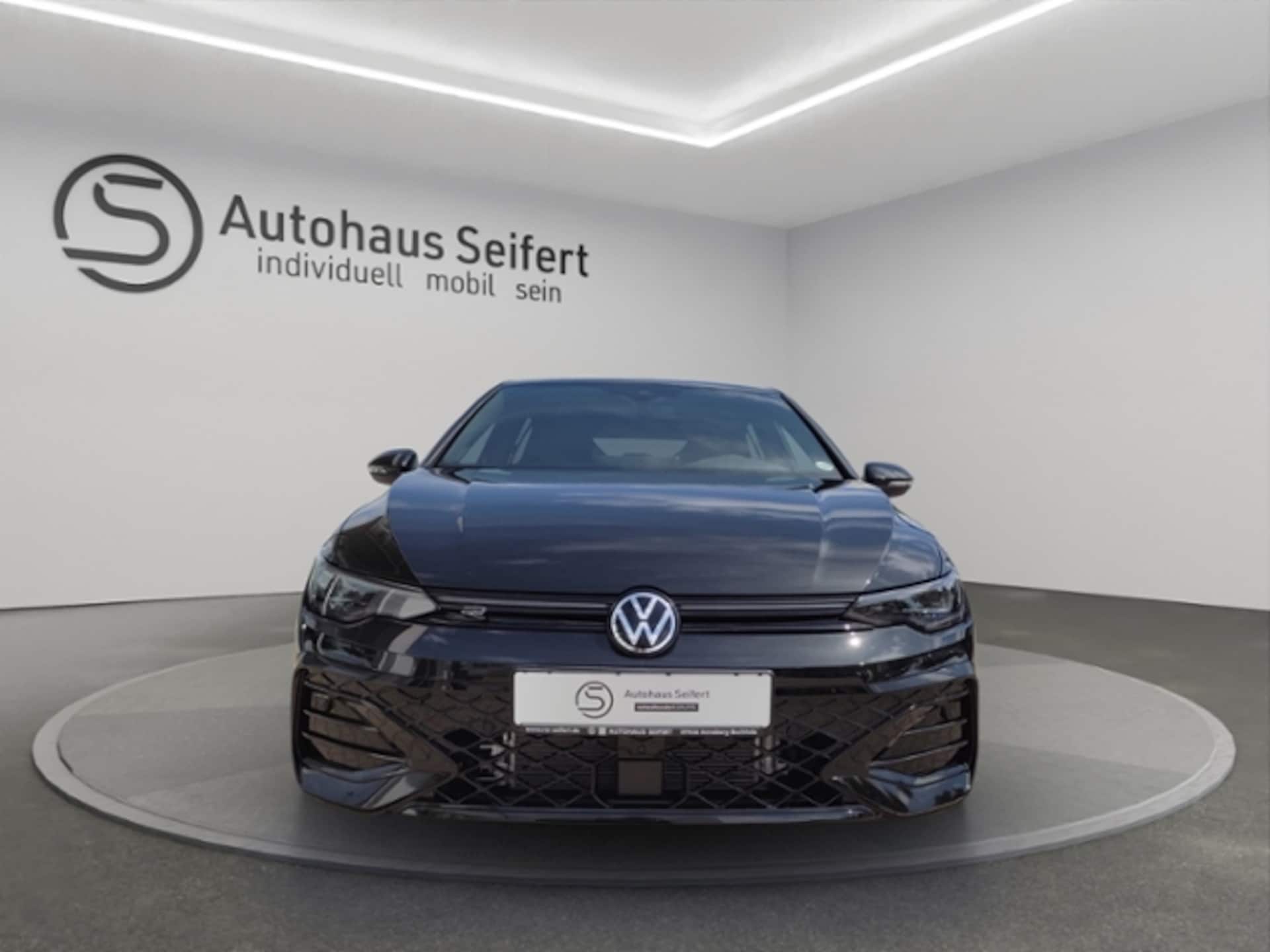 Volkswagen Golf R-Line