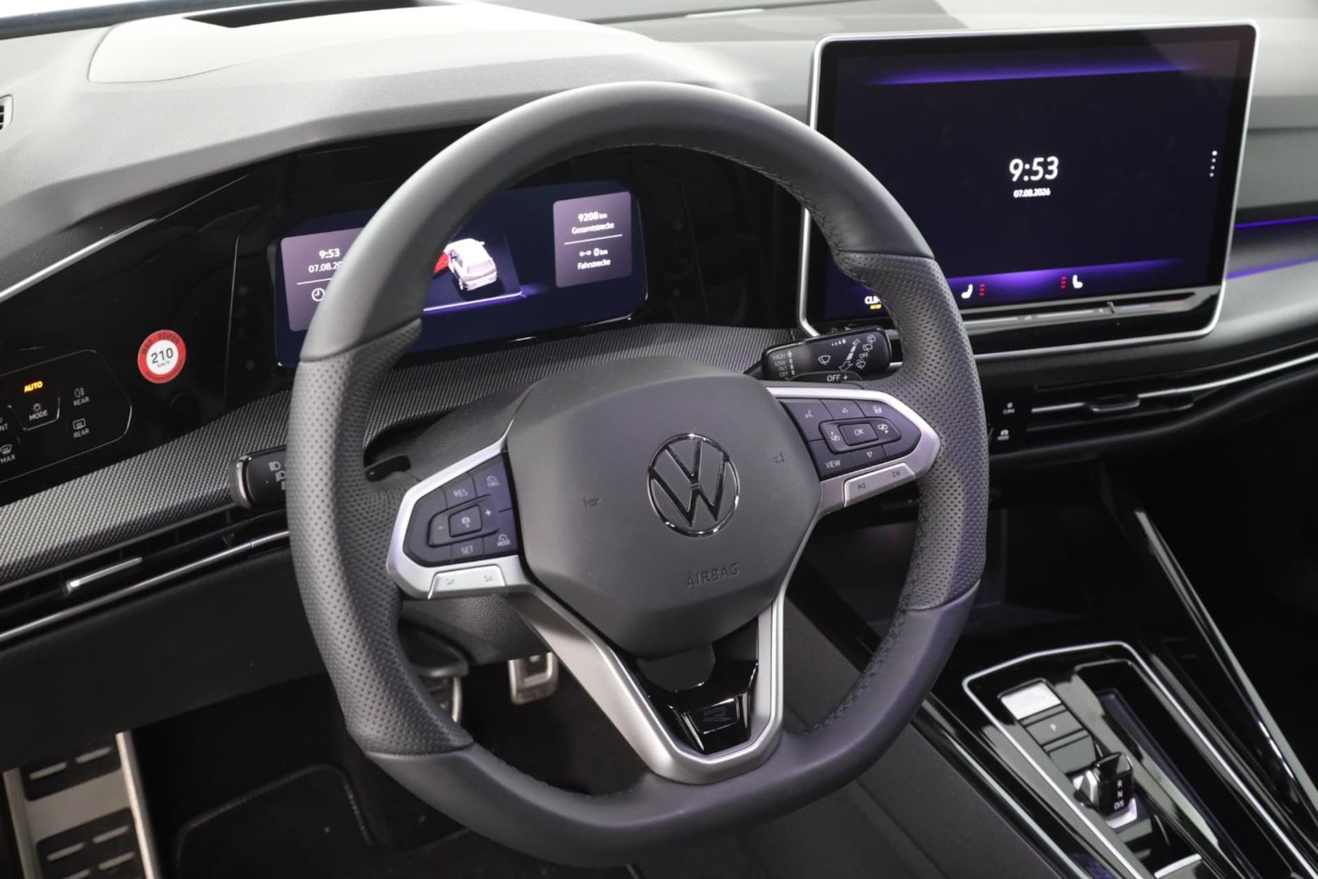 Volkswagen Golf R-Line