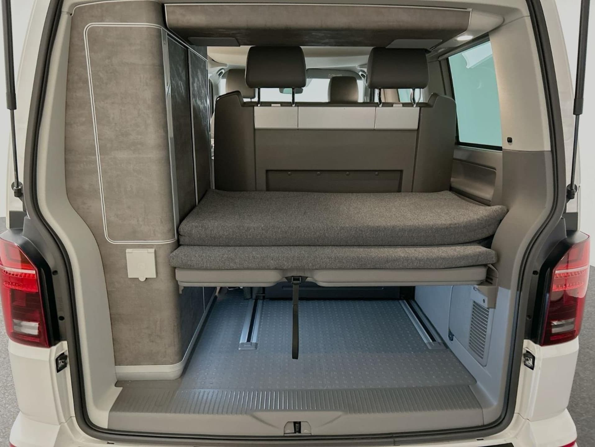 Volkswagen T6.1 California Ocean