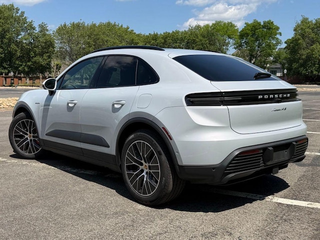 2025 Porsche Macan Electric