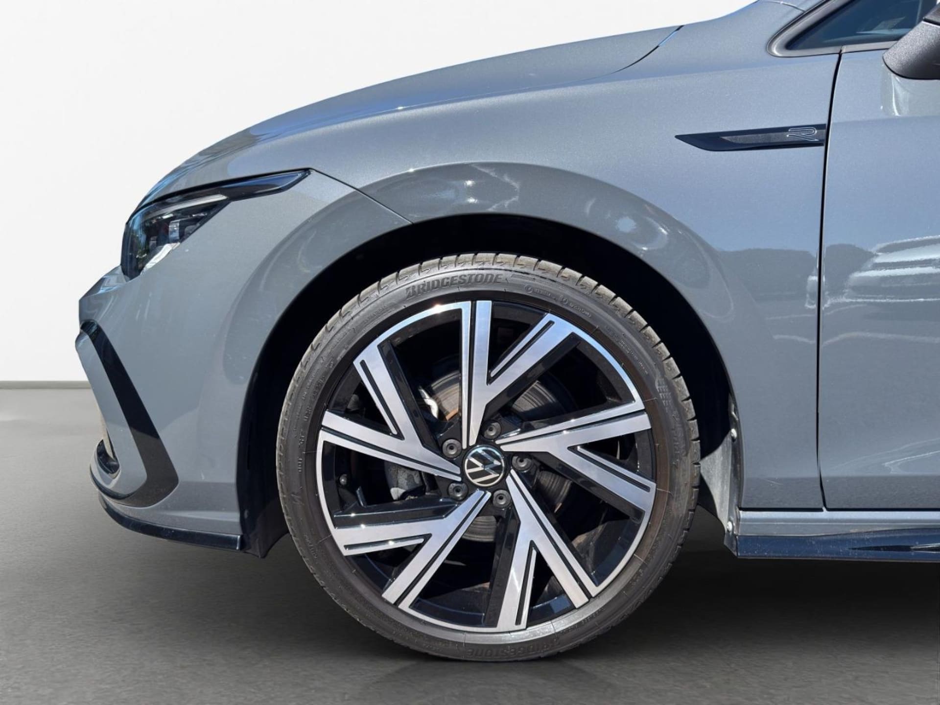 Volkswagen Golf R-Line