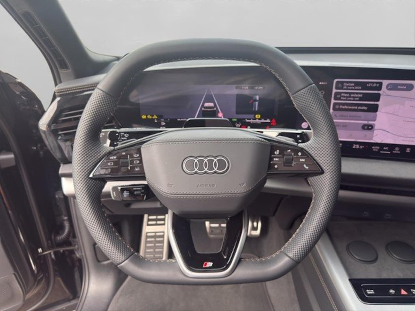 Bild über Audi Q7 SUV TDI quattro 220 kW tiptronic - für weitere Informationen kontaktieren Sie den Audi Partner