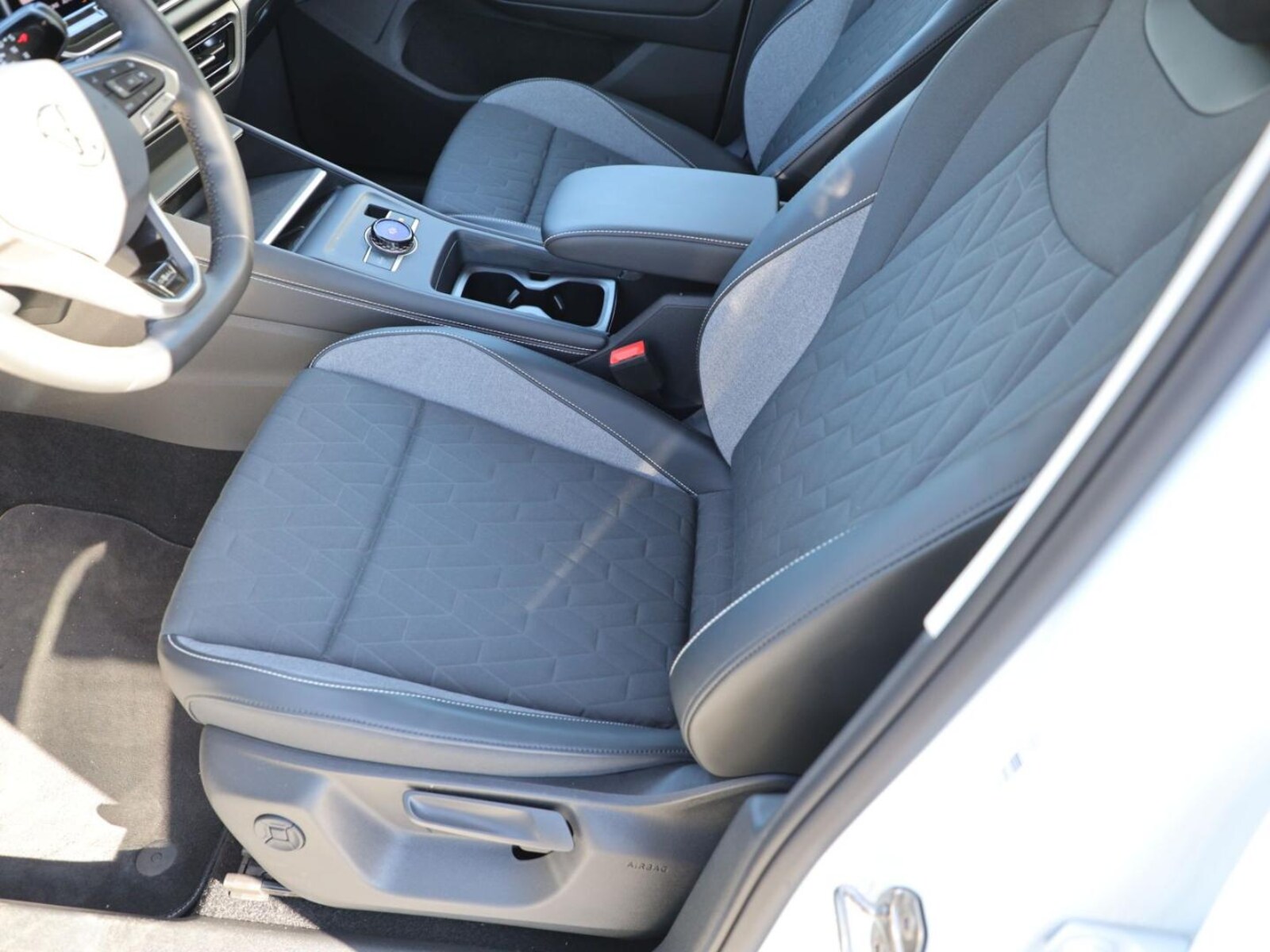 Volkswagen Tiguan – Bild 12