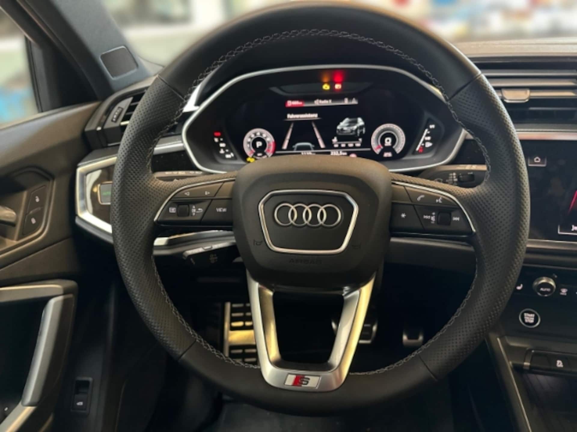 Audi Q3 SUV S line