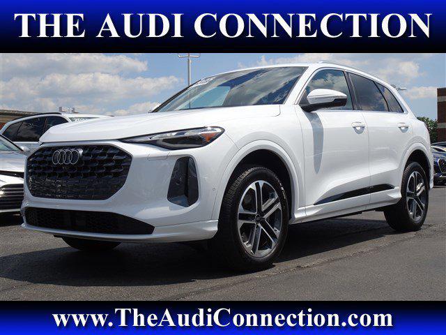 2025 Audi Q5 Premium quattro's photo