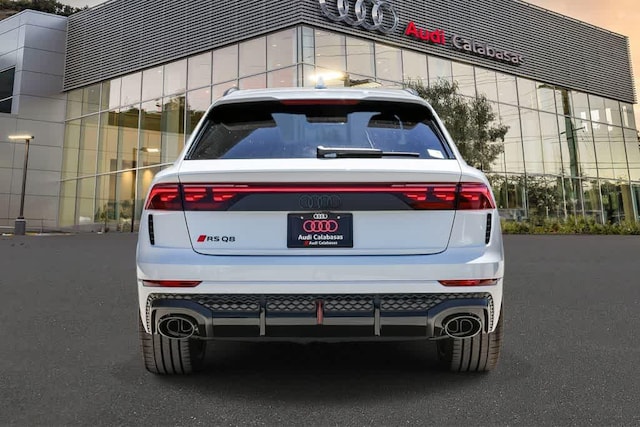 2026 Audi RS Q8 SUV performance