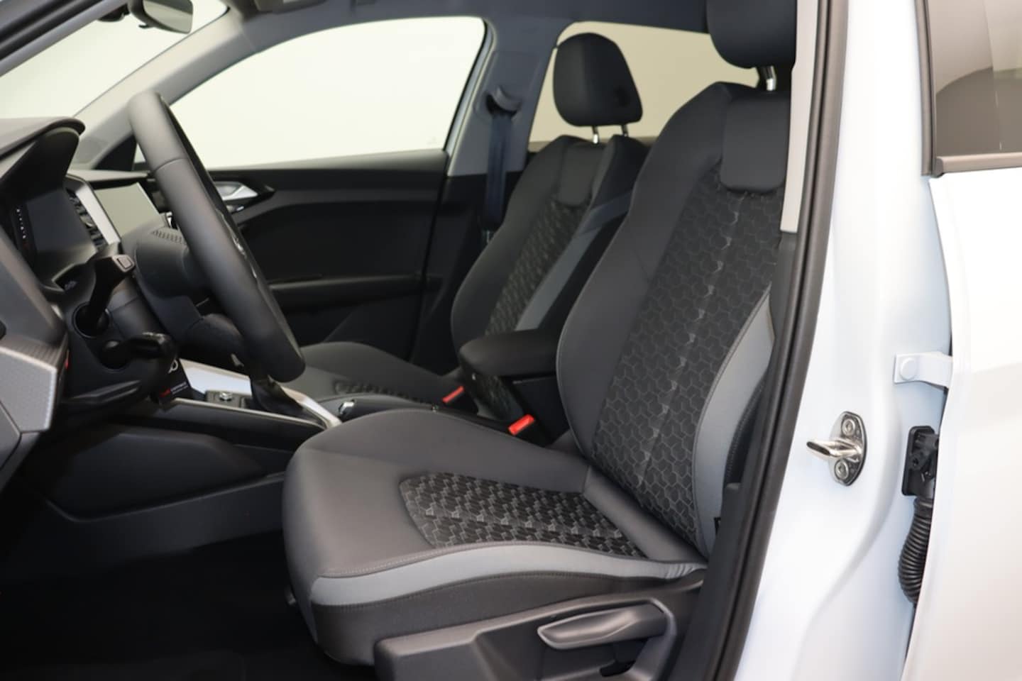 Bild über Audi A1 Sportback advanced 30 TFSI S tronic - für weitere Informationen kontaktieren Sie den Audi Partner