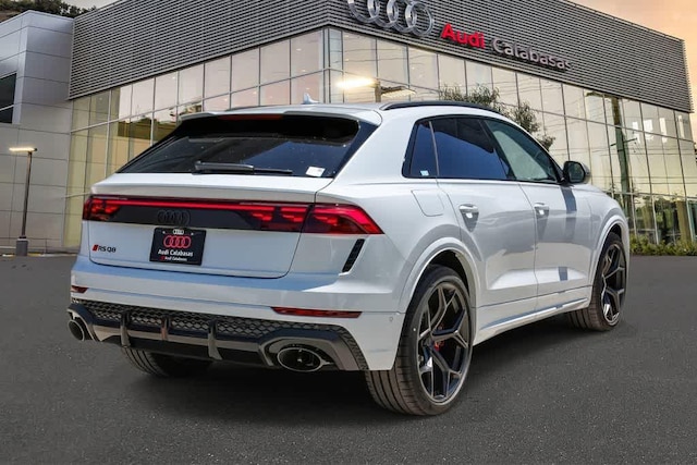2026 Audi RS Q8 SUV performance