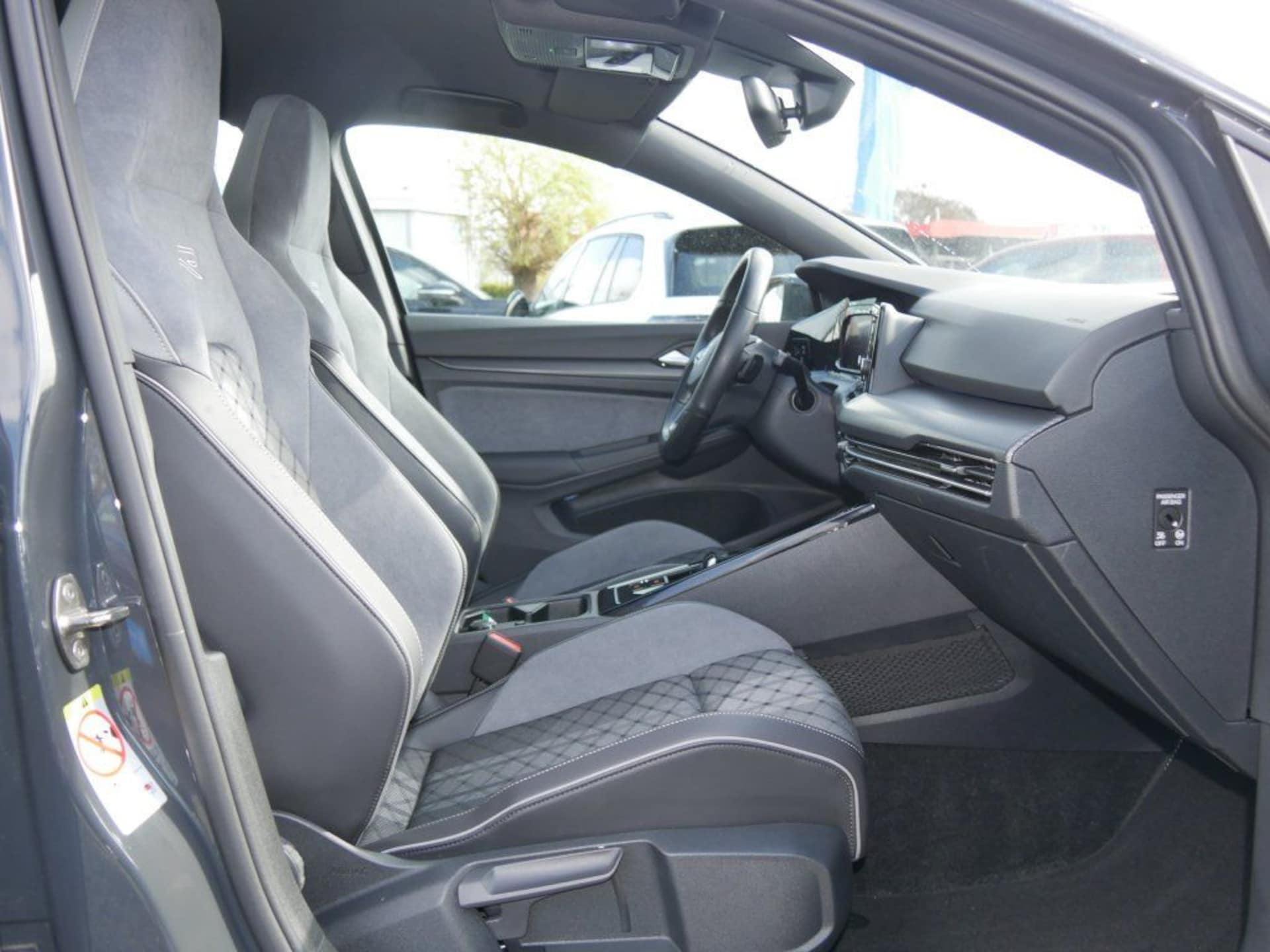 Volkswagen Golf R-Line