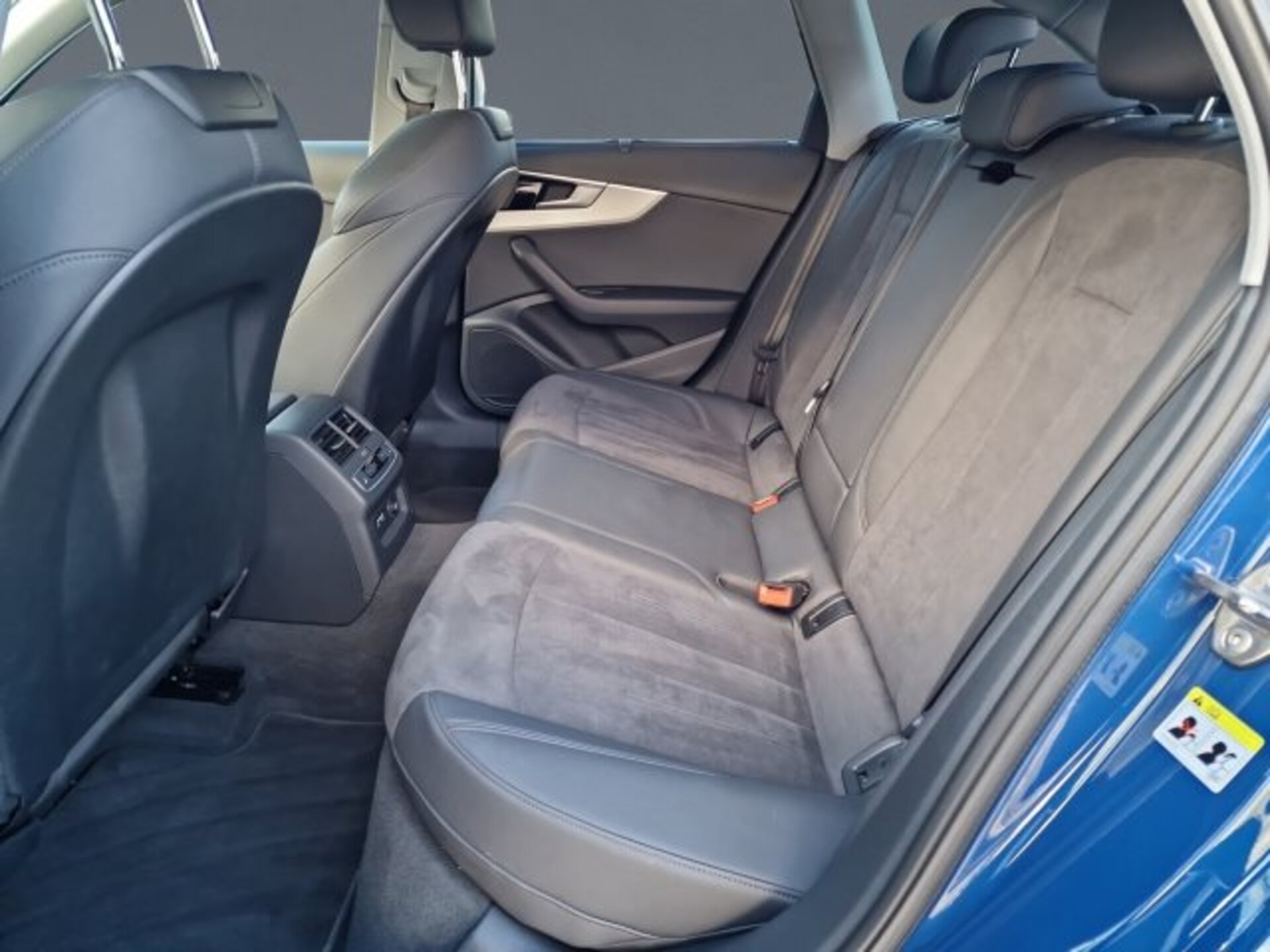 Audi A4 Avant S line