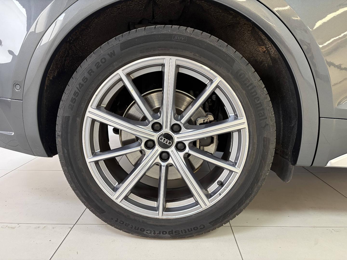 Image about Audi Q5 TFSI e S line 55 TFSI e quattro 270 kW (367 ch) S tronic