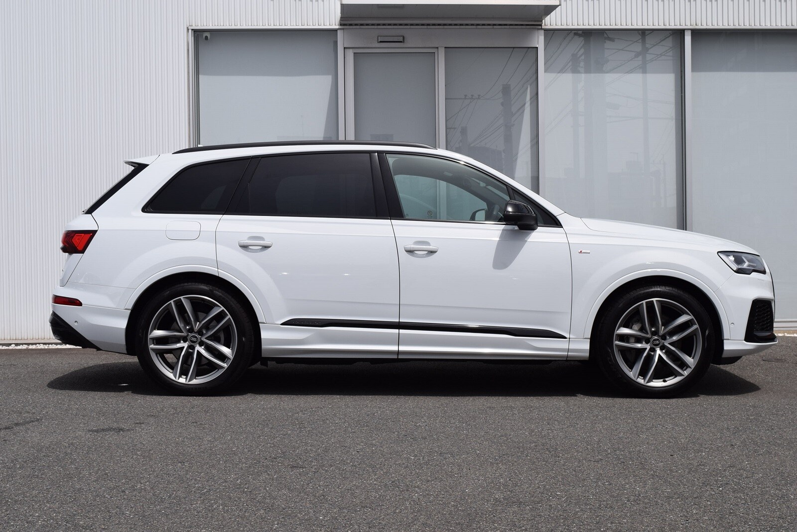 Image about Audi Q7 55 TFSI quattro S line 250(340) kW(PS) tiptronic