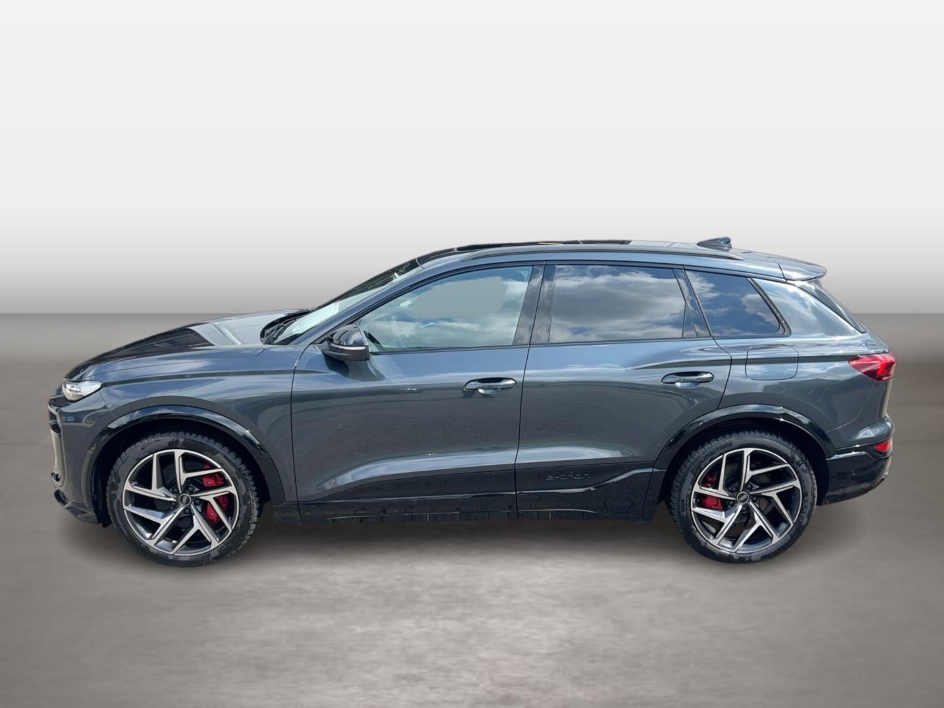 Audi SQ6 SUV e-tron