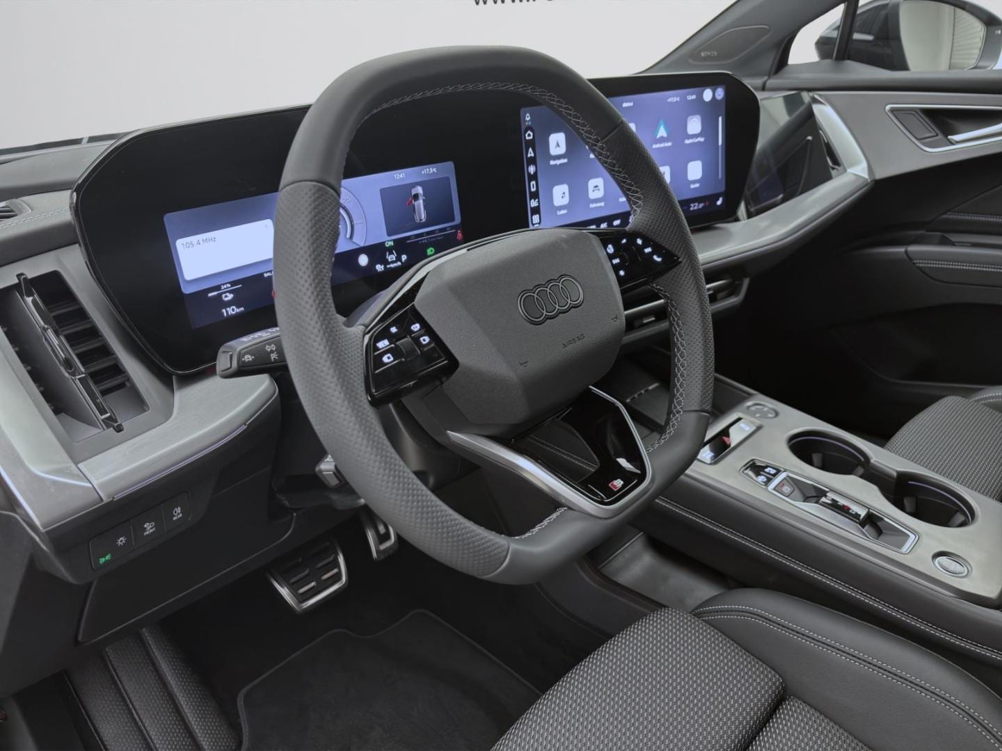 Bild über Audi Q4 SUV e-tron e-tron performance 210 kW - für weitere Informationen kontaktieren Sie den Audi Partner