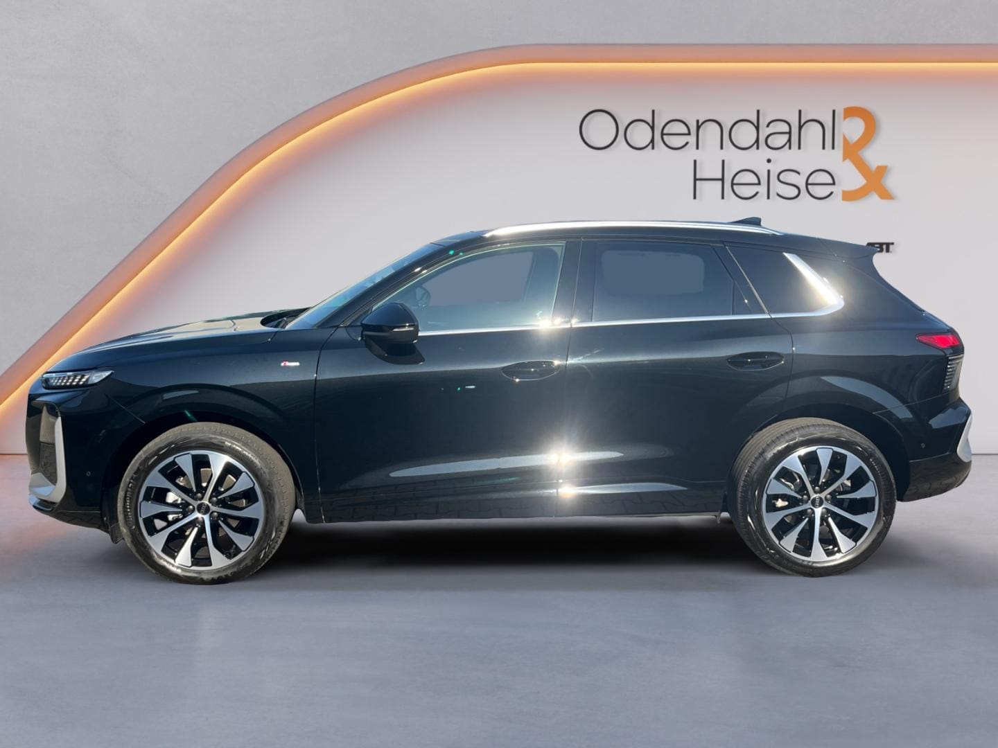 Bild über Audi Q3 SUV TFSI 110 kW S tronic - für weitere Informationen kontaktieren Sie den Audi Partner