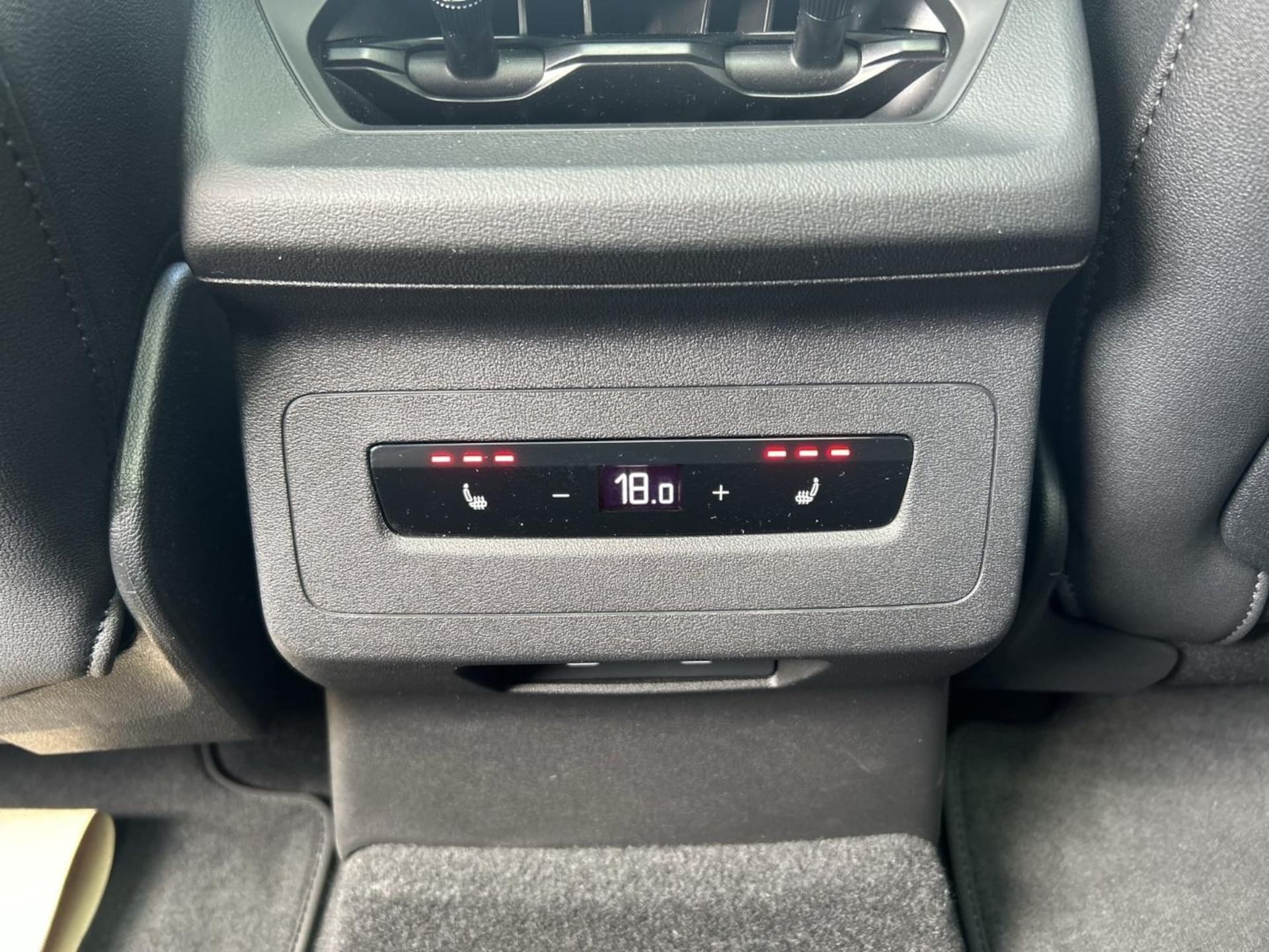 Audi SQ6 SUV e-tron