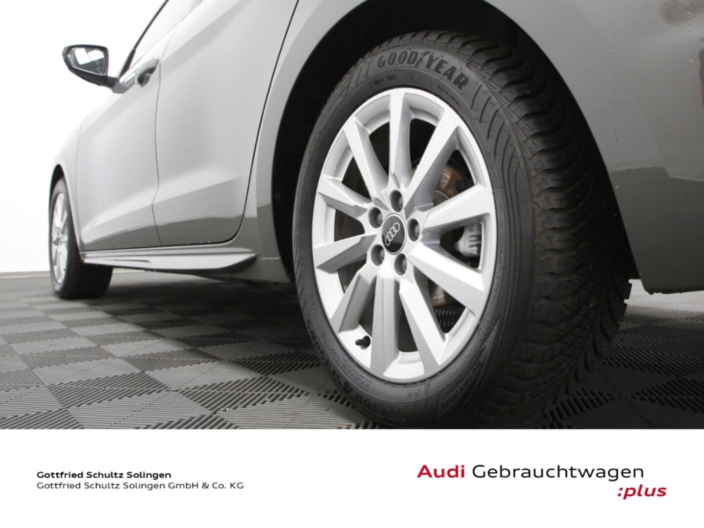 Bild über Audi A1 Sportback S line 30 TFSI S tronic - für weitere Informationen kontaktieren Sie den Audi Partner