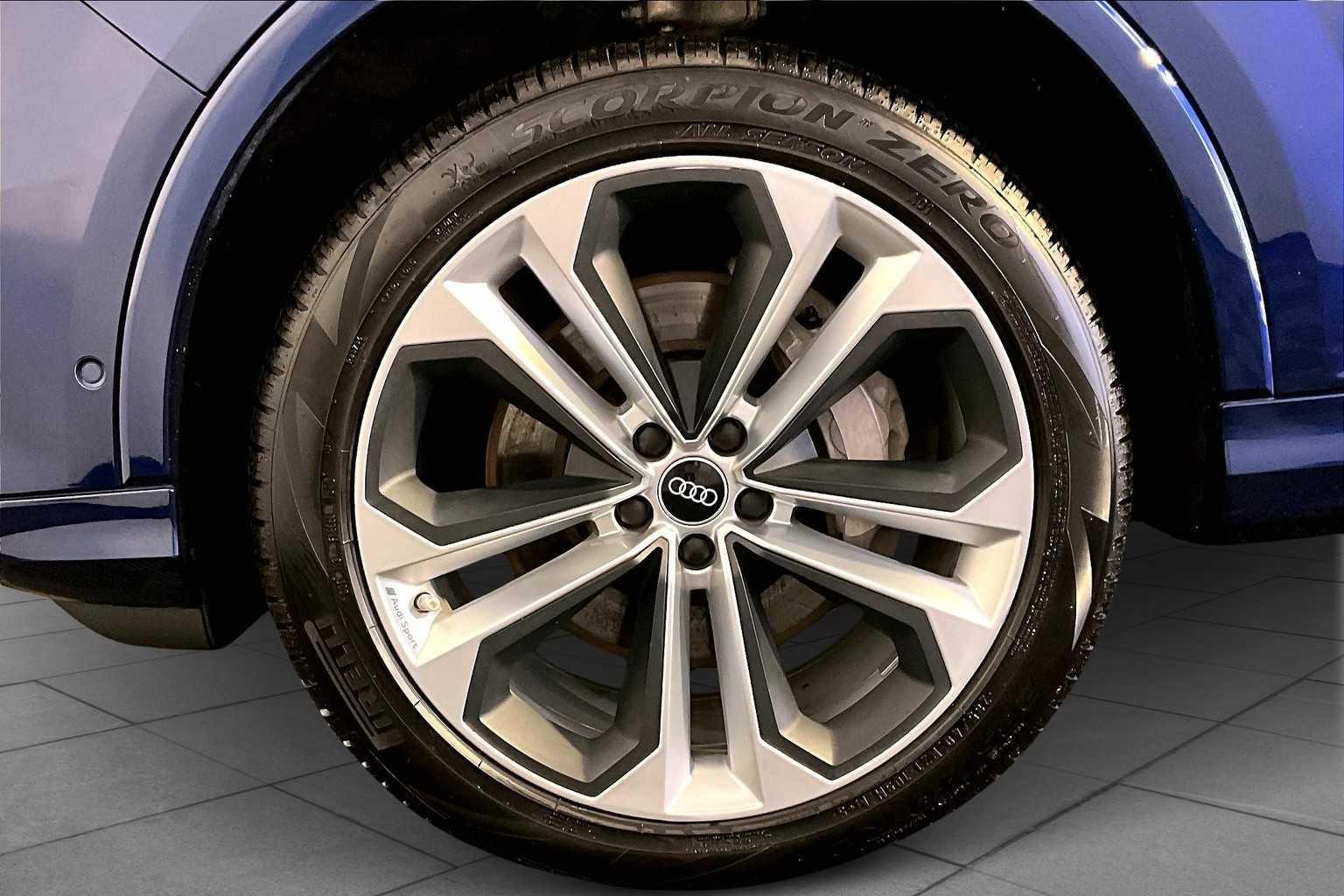 2022 Audi Q7 Premium Plus - Photo 11