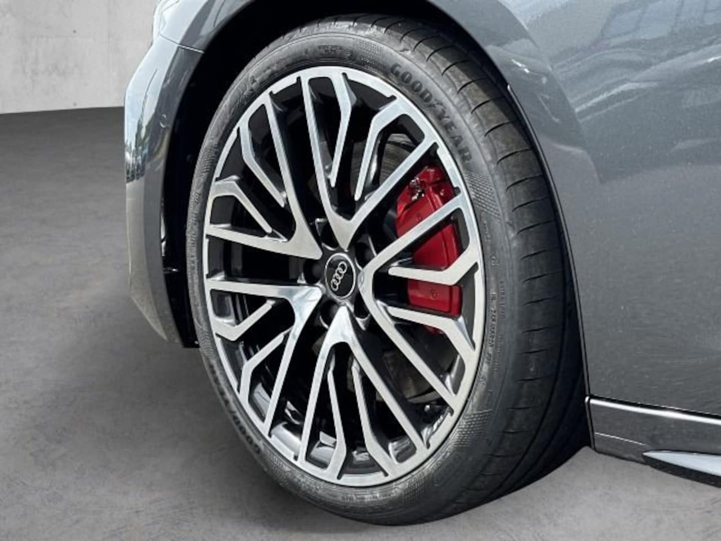 Bild über Audi A5 Avant e-hybrid e-hybrid quattro 270 kW S tronic - für weitere Informationen kontaktieren Sie den Audi Partner