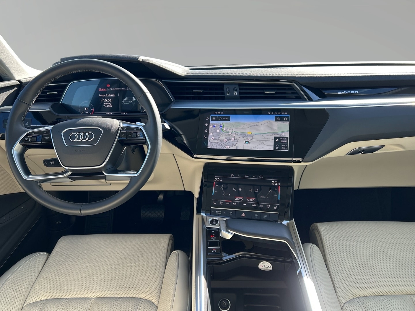 Bild über Audi Q8 Sportback e-tron advanced 55 e-tron quattro - für weitere Informationen kontaktieren Sie den Audi Partner