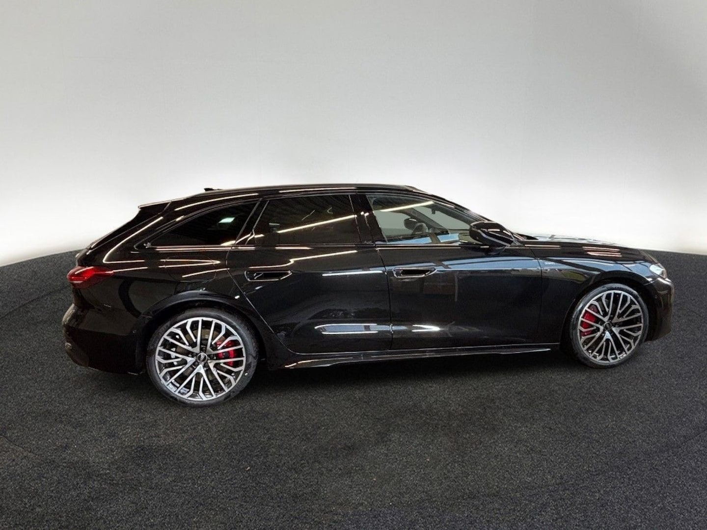 Bild über Audi A5 Avant e-hybrid e-hybrid quattro 270 kW S tronic - für weitere Informationen kontaktieren Sie den Audi Partner