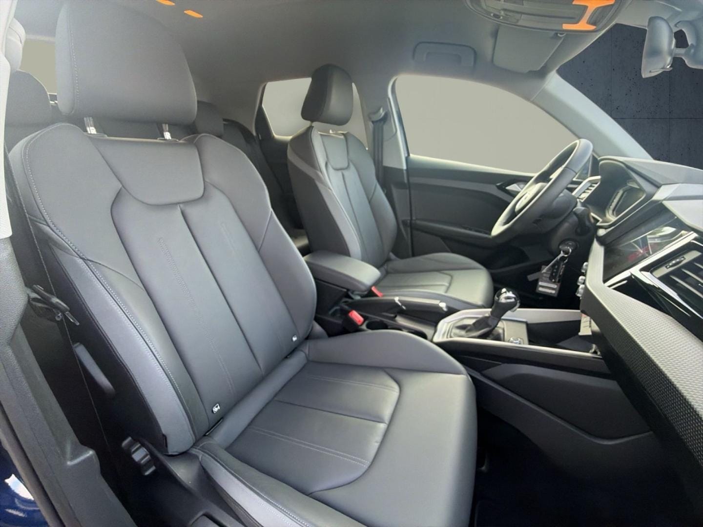 Bild über Audi A1 Sportback S line 35 TFSI S tronic - für weitere Informationen kontaktieren Sie den Audi Partner