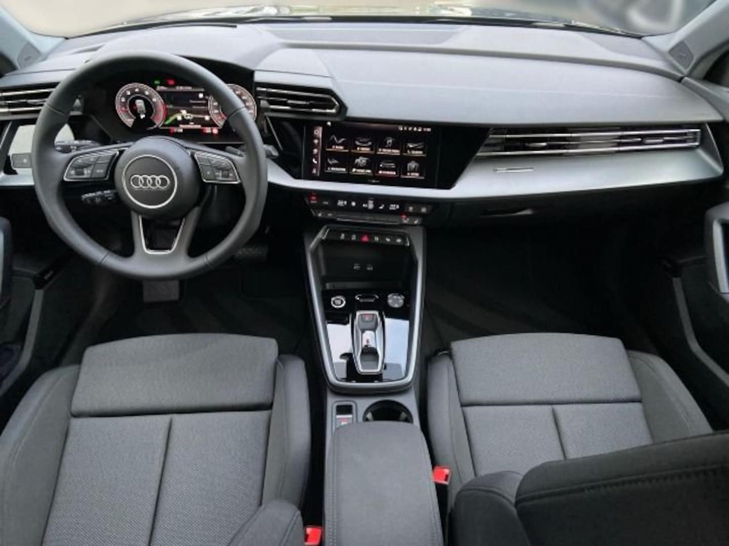 Bild über Audi A3 Sportback advanced 30 TFSI S tronic - für weitere Informationen kontaktieren Sie den Audi Partner