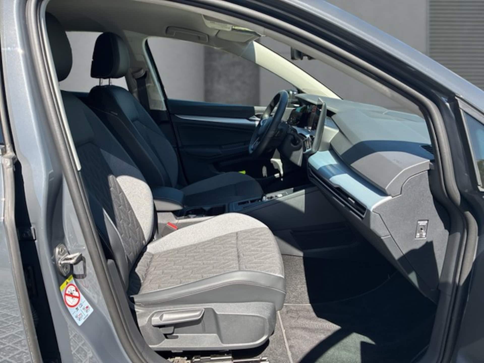 Volkswagen Golf Life
