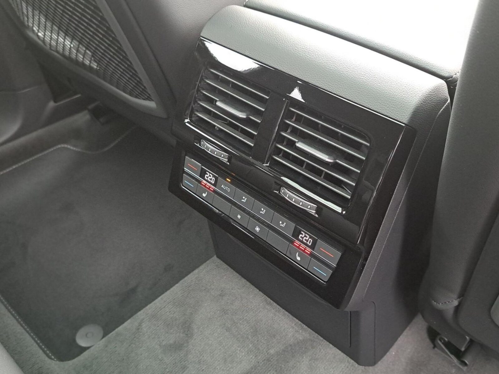 Volkswagen Touareg – Bild 17
