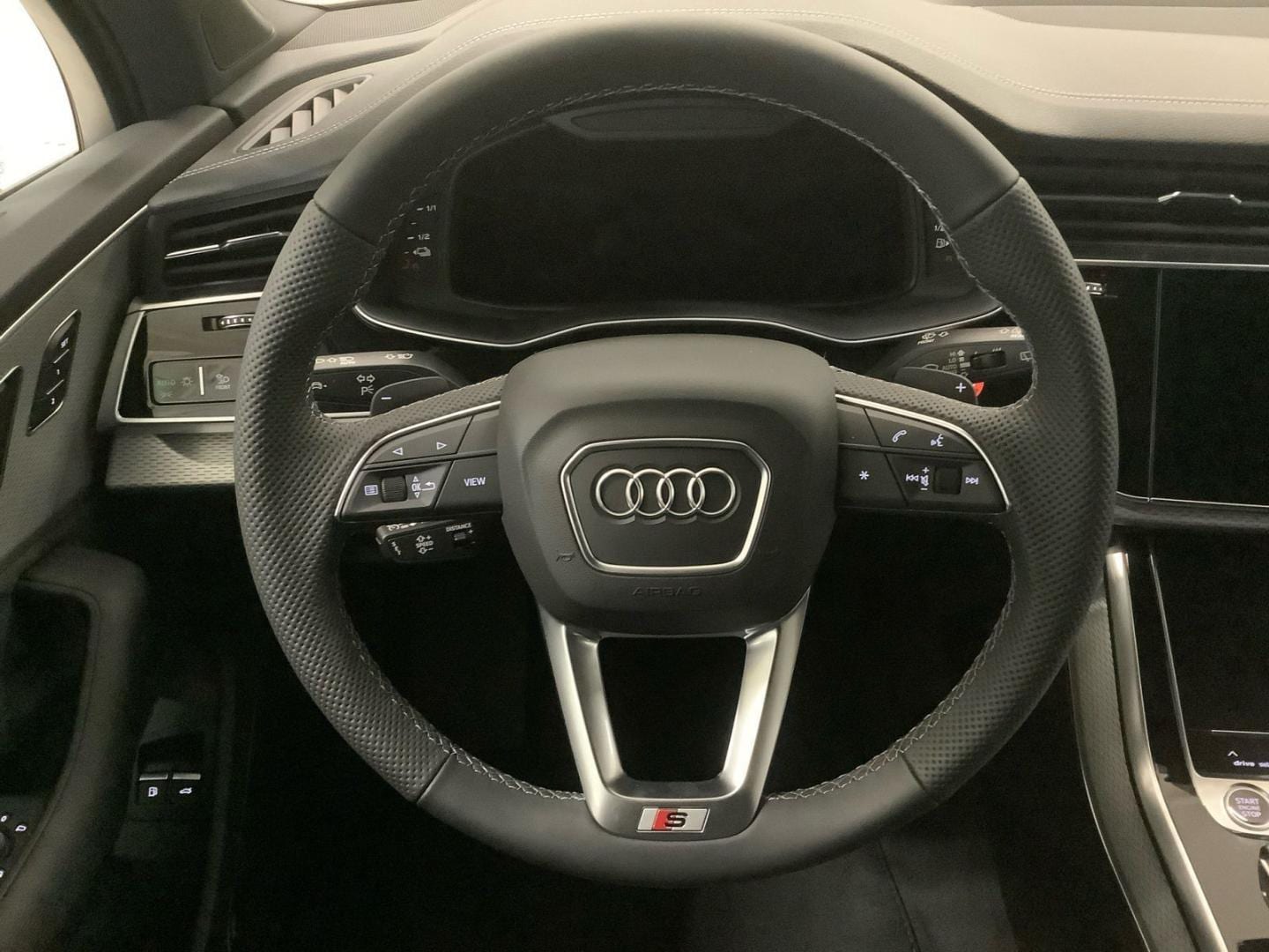 Bild über Audi Q7 SUV TFSI e TFSI e quattro 290 kW tiptronic - für weitere Informationen kontaktieren Sie den Audi Partner