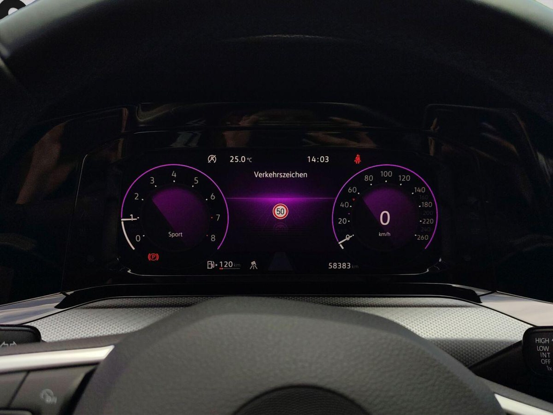 Volkswagen Golf Active