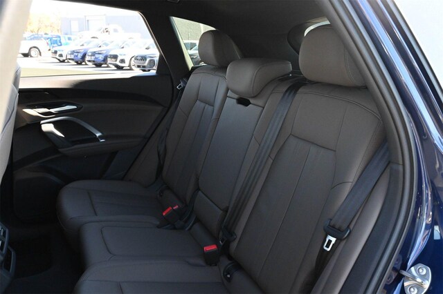 2025 Audi Q5 Premium - Photo 18