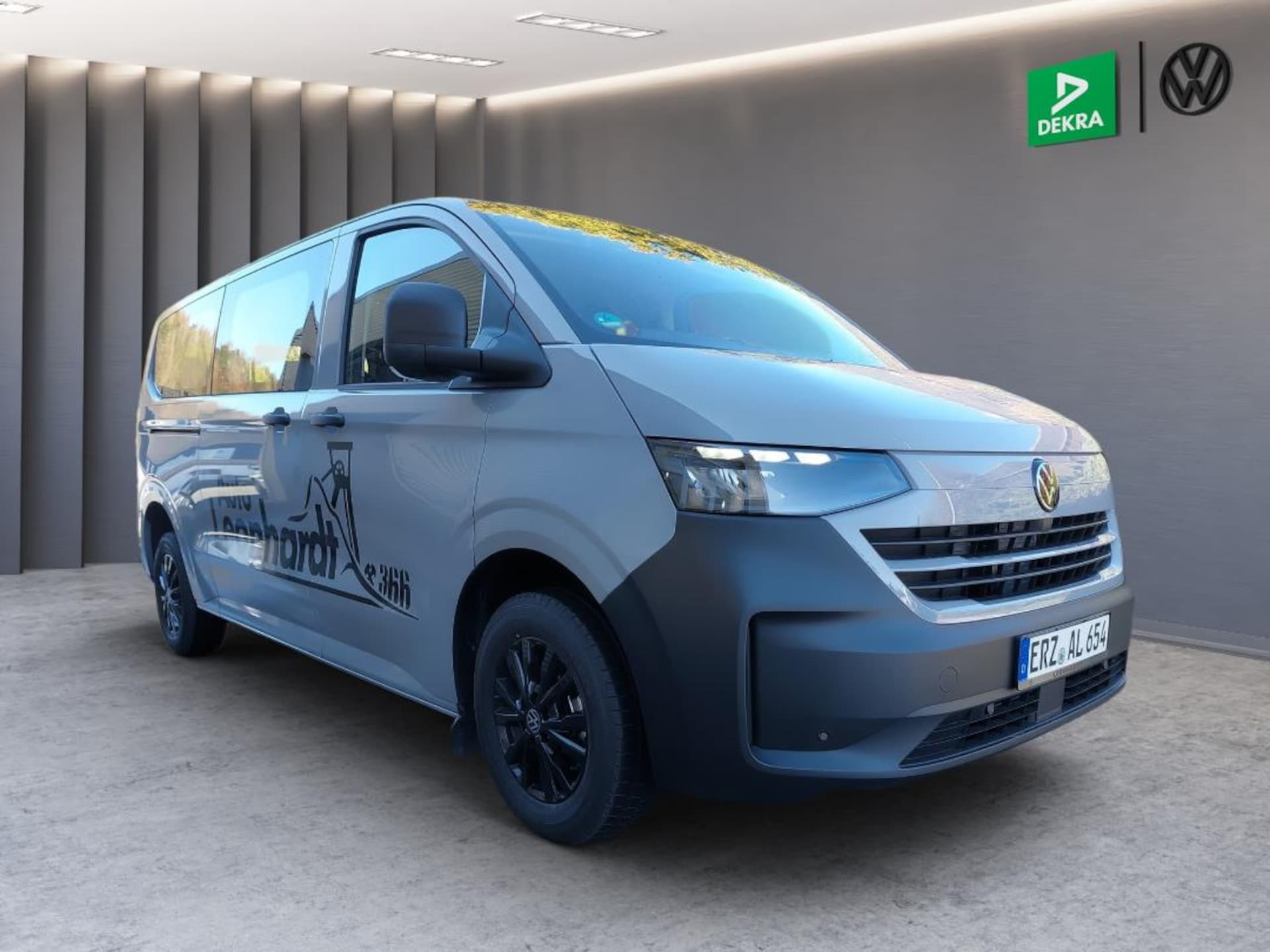 Volkswagen Transporter Kombi langer Radstand