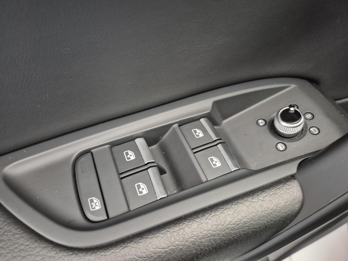 Image about Audi Q5 Sportback S line 40 TDI quattro 150 kW (204 ch) S tronic